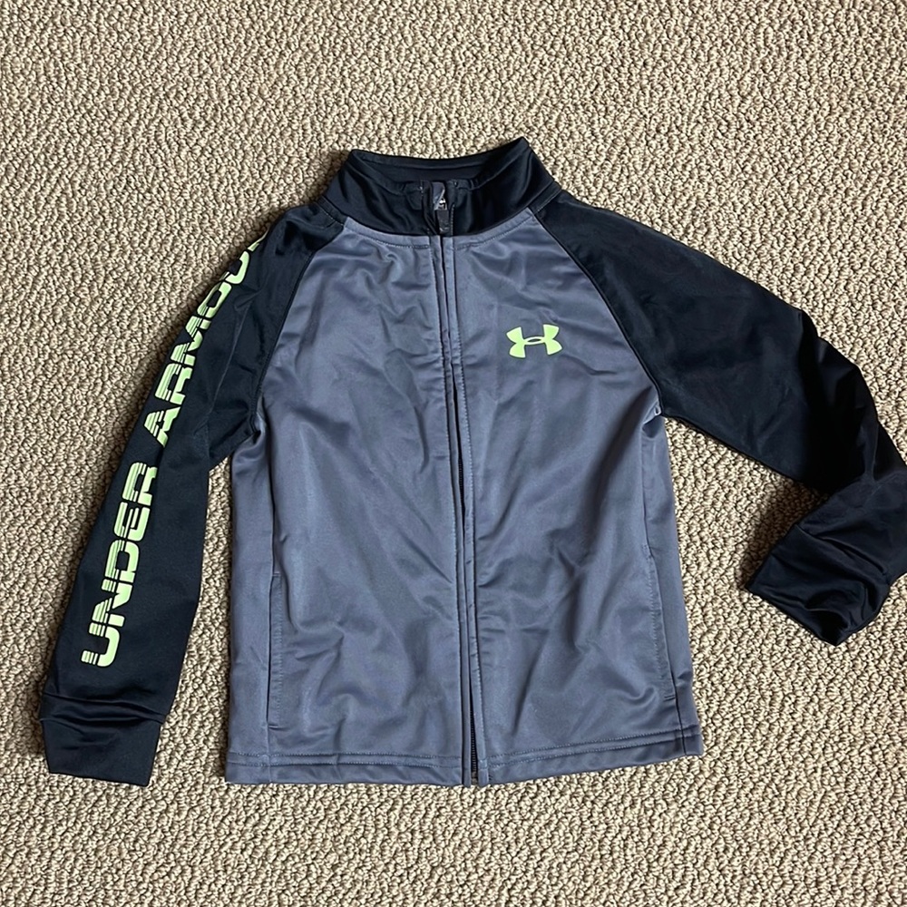 Under Armour light jacket size 4. Black/ gray/